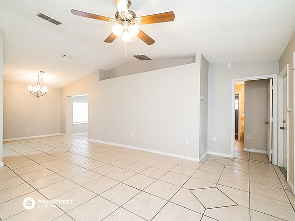 3rd image of 303 Edgewood Ct