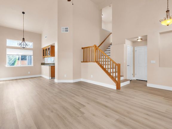 4th image of 231 Sungate Court