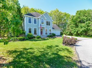 6 Dundee Cir, Stratham, NH 03885