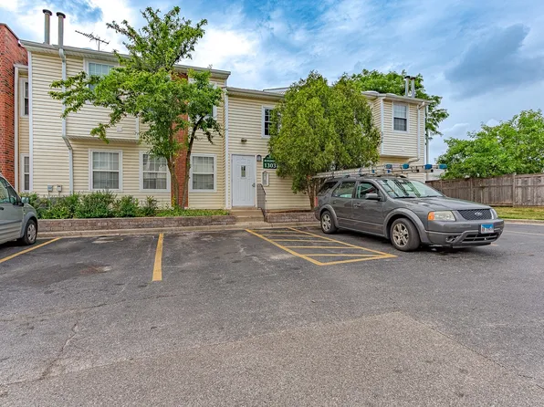 1303 Wyndham Dr #D-107, Palatine, IL 60074