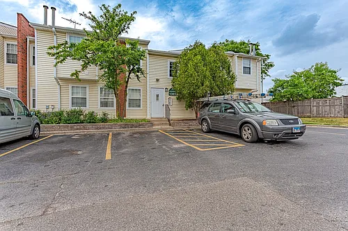 1303 Wyndham Dr #D-107 Photo 1