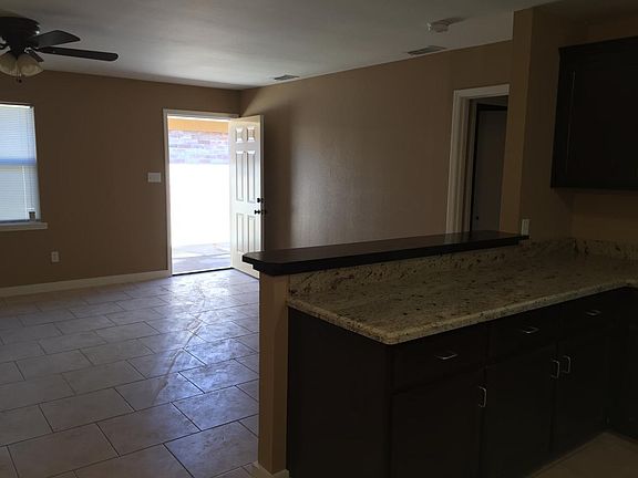 2nd image of 1118 Vine Ave #B