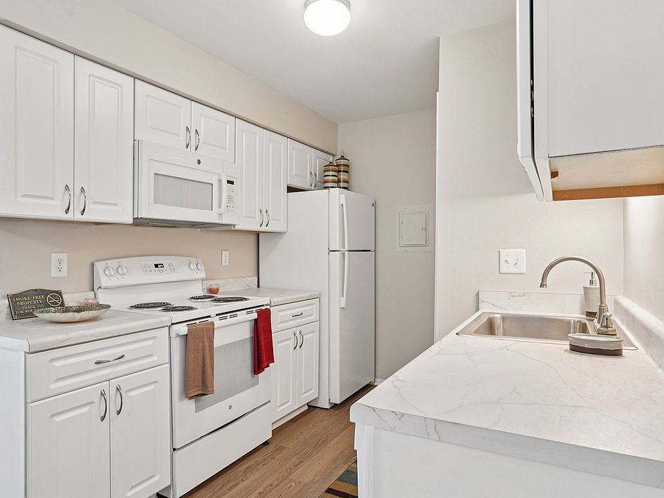 Updated cabinets, appliances and countertops!