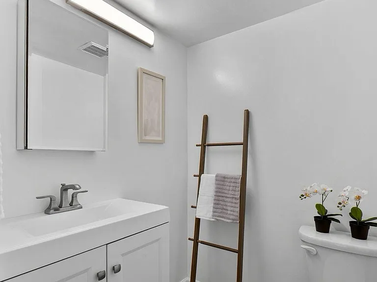 11240 Chestnut Grove Sq #157 — Photo 36