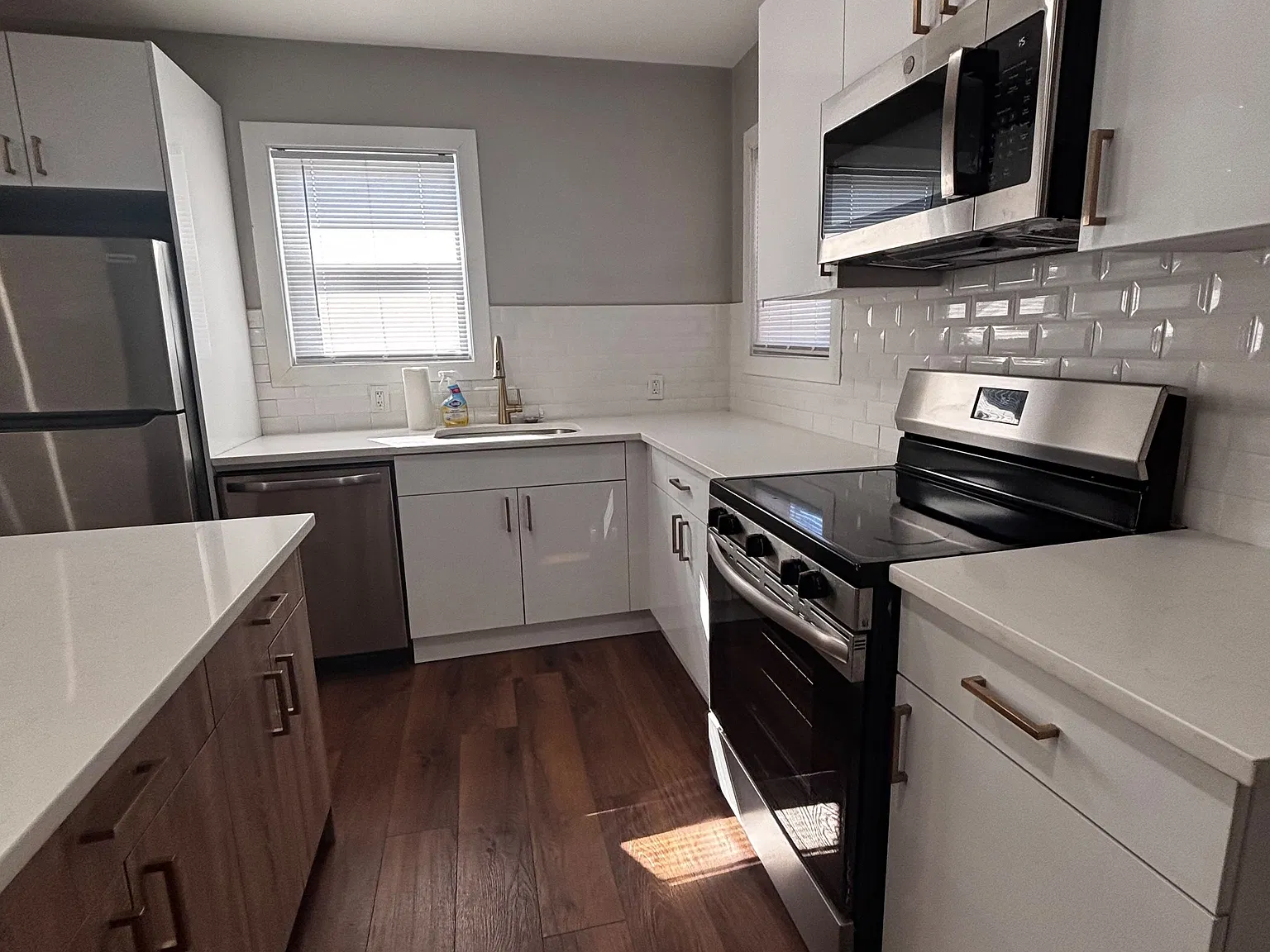 2 bed, 1.0 bath, $2,250 — Photo 2