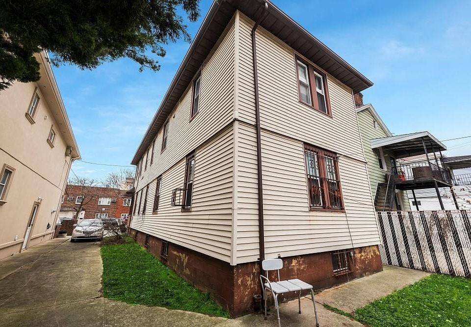 1st image of 1959 E 16th St