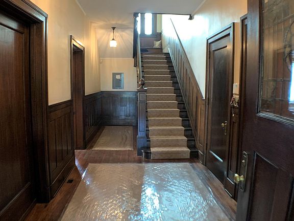 Foyer 8 x 31