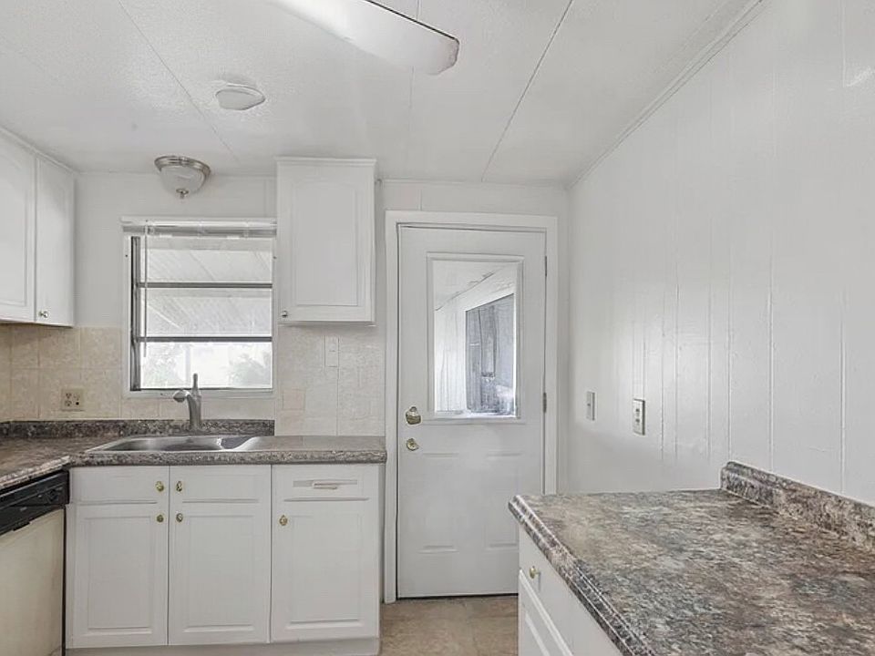 1st image of 8152 SE Skylark Ave #11