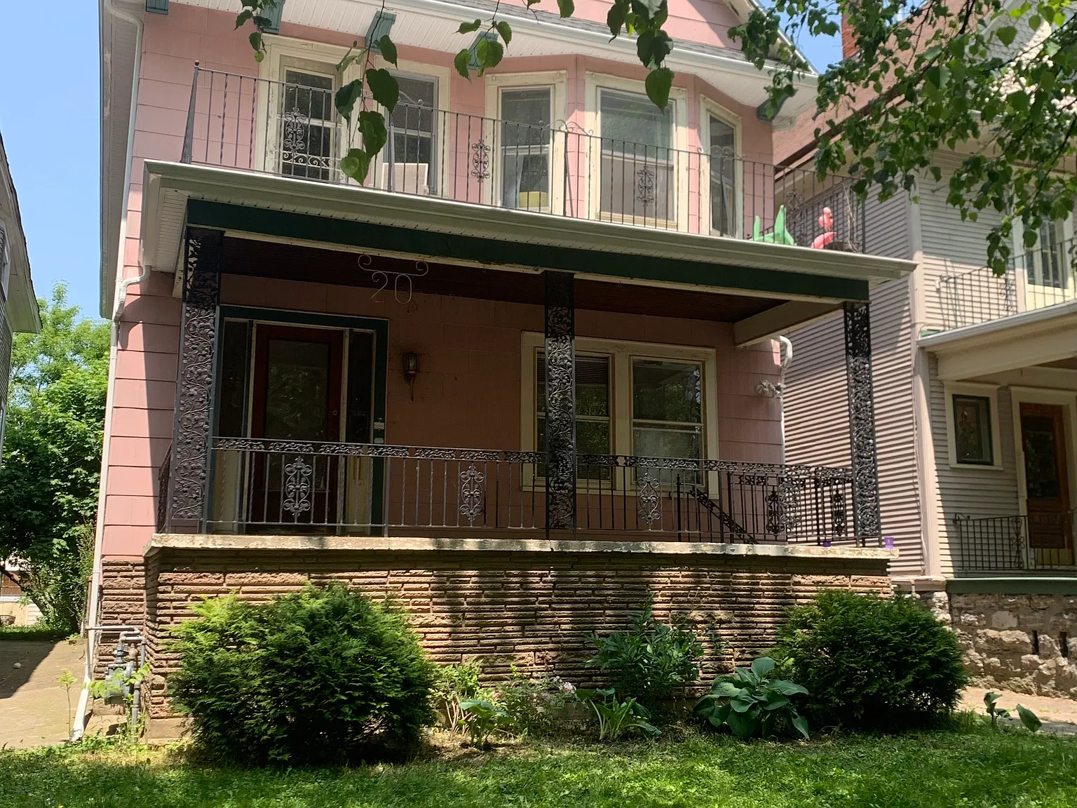 2 bed, 1275 sqft, $1,600 — Photo 1