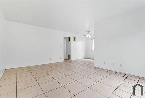 10027 Sepulveda Blvd #D — Photo 6