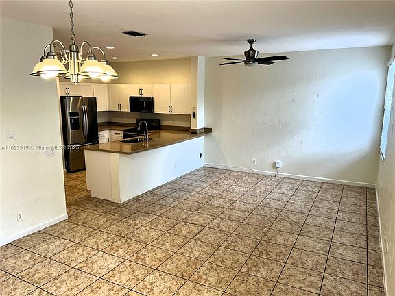 3rd image of 1113 Tupelo Way #0