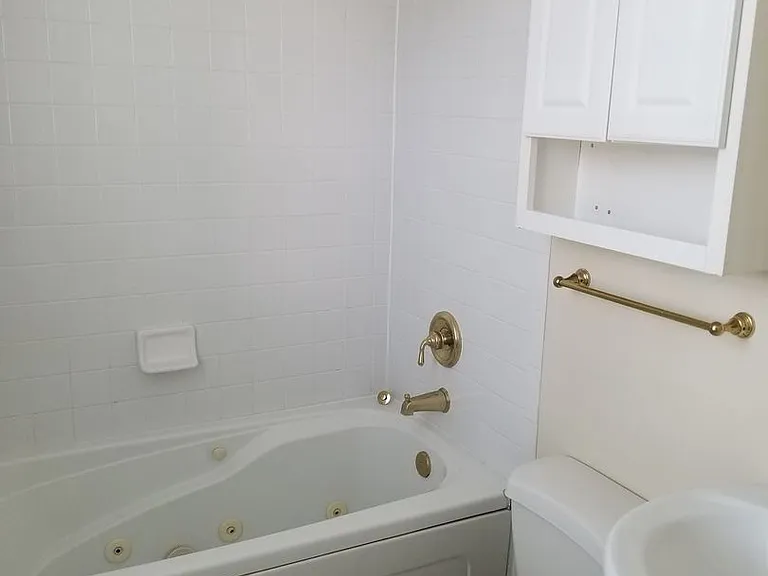 321 Wilkes St — Photo 39