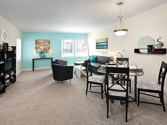 5th image of 513 Norwest Dr #6L