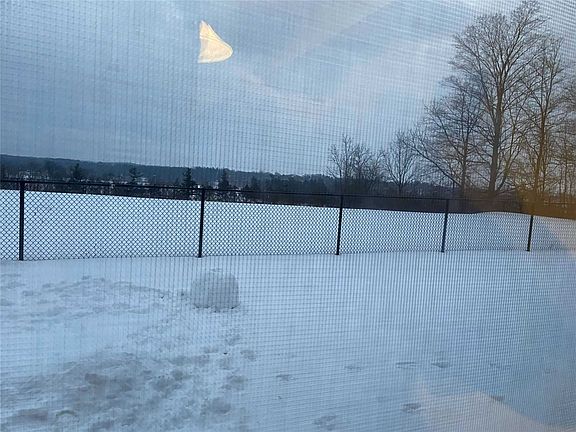 5th image of 570 Linden Dr #38
