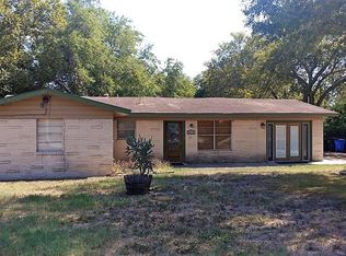 517 E Martindale Rd, Seguin, TX 78155