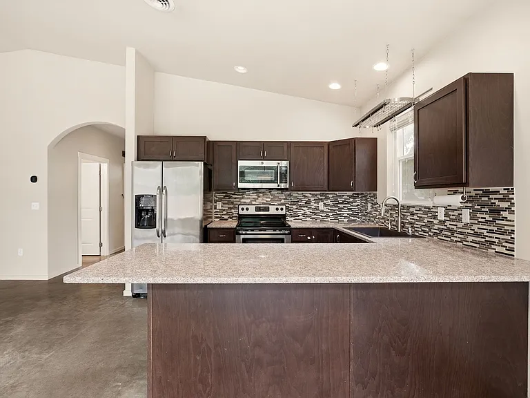 3906 E 31st Ave — Photo 7
