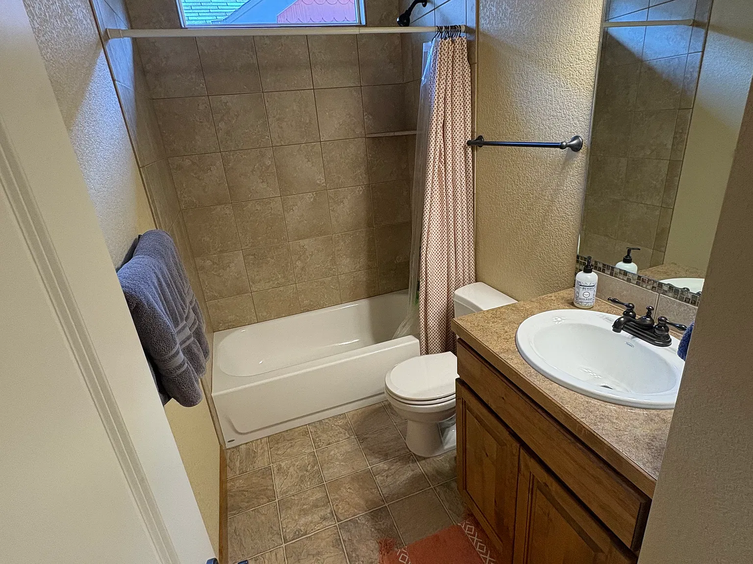 3 bed, 1500 sqft, $2,400 — Photo 3