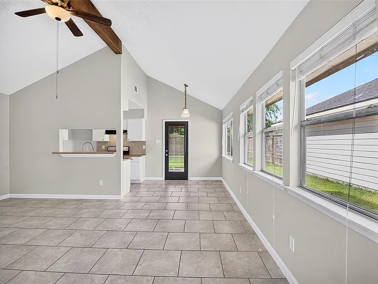 3922 Pintan Ln — Photo 5