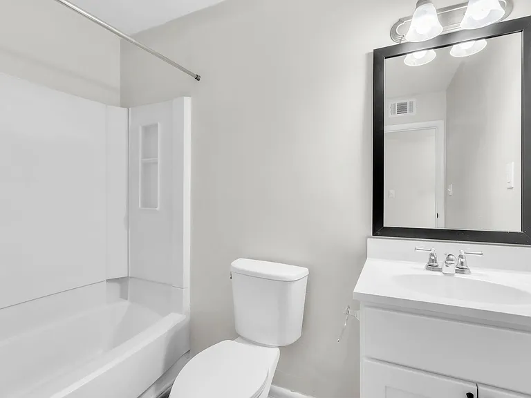 Country Creek Apartments — Photo 22