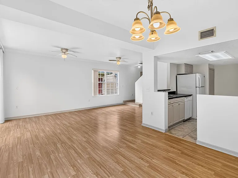 2204 Fan Palm Dr — Photo 10