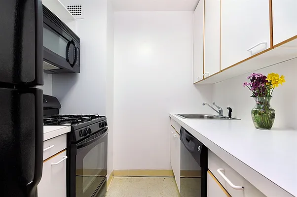 Sold by Corcoran | media 8