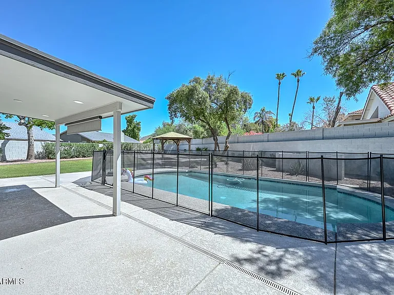 11509 N 109th Way — Photo 17