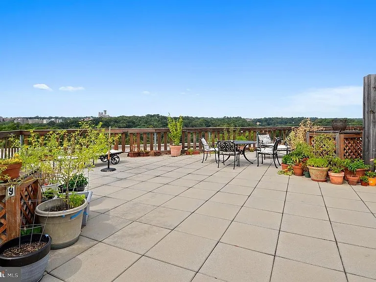 1801 Clydesdale Pl NW #715 — Photo 3