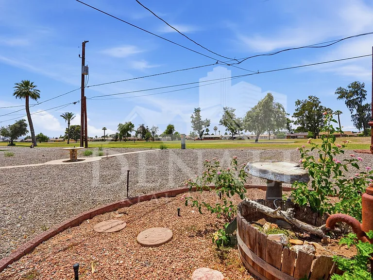 10747 W Hope Dr — Photo 27