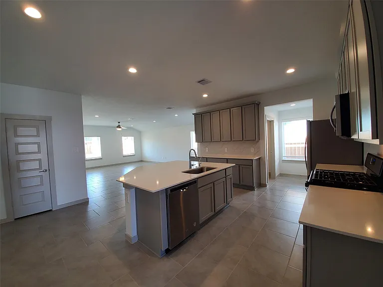 3314 Dagostino Creek Dr — Photo 9