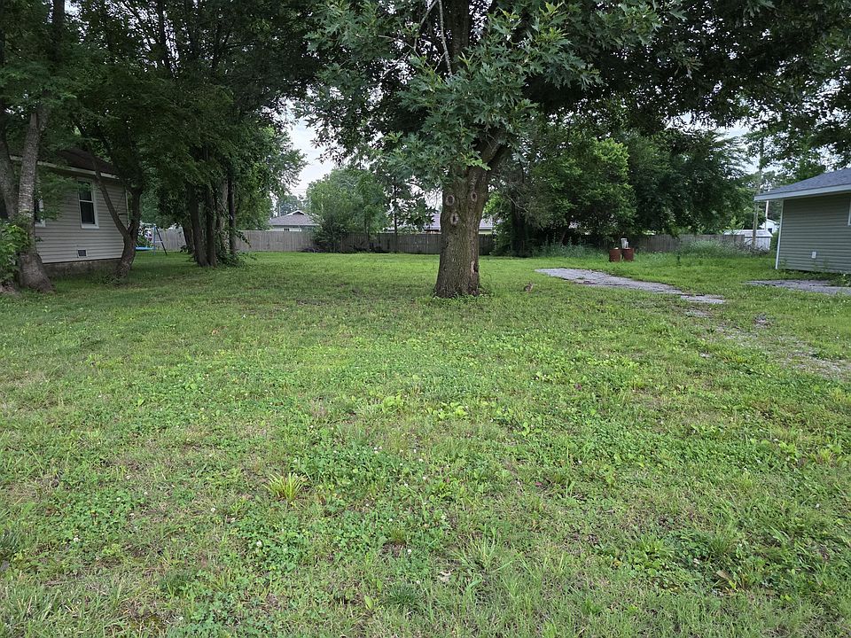 2nd image of 109 Thurman
