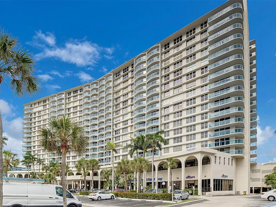 3800 S Ocean Dr #588