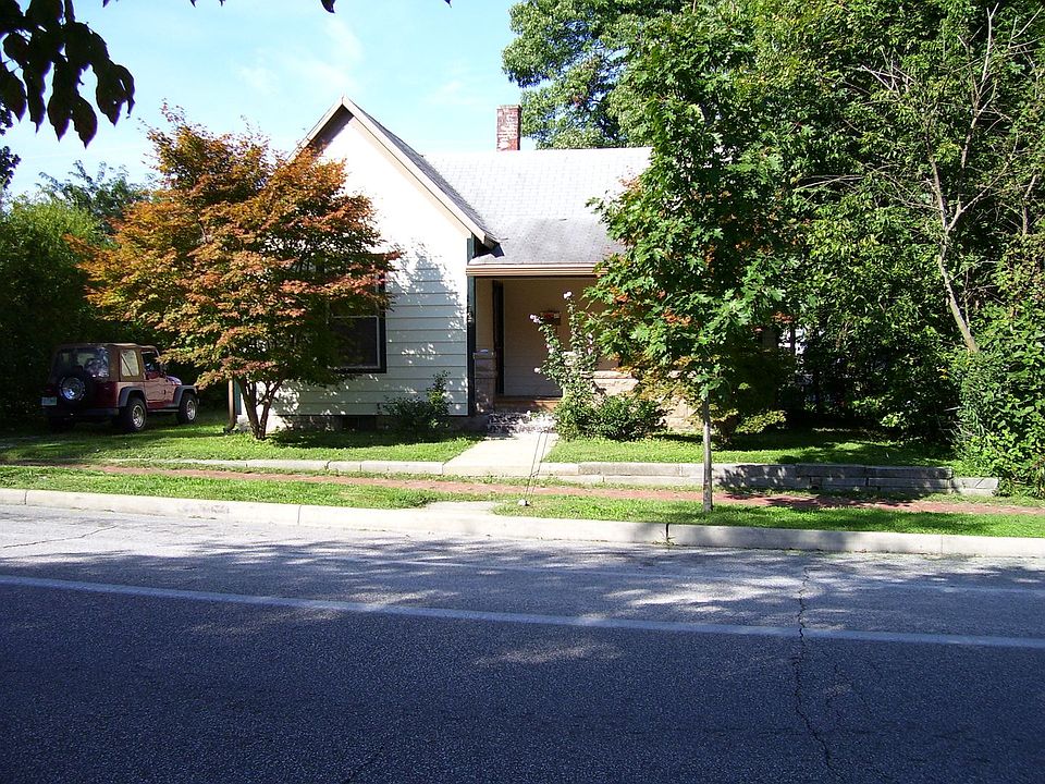 1st image of 720 S Washington St