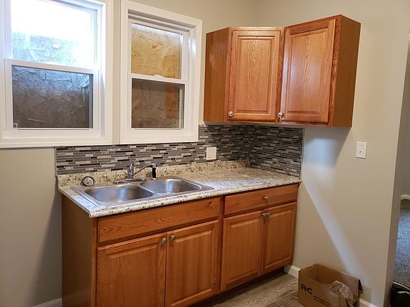 2nd image of 2059 Hazelwood St #1