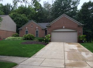 2680 Brentwood Dr, Lake Orion, MI 48360