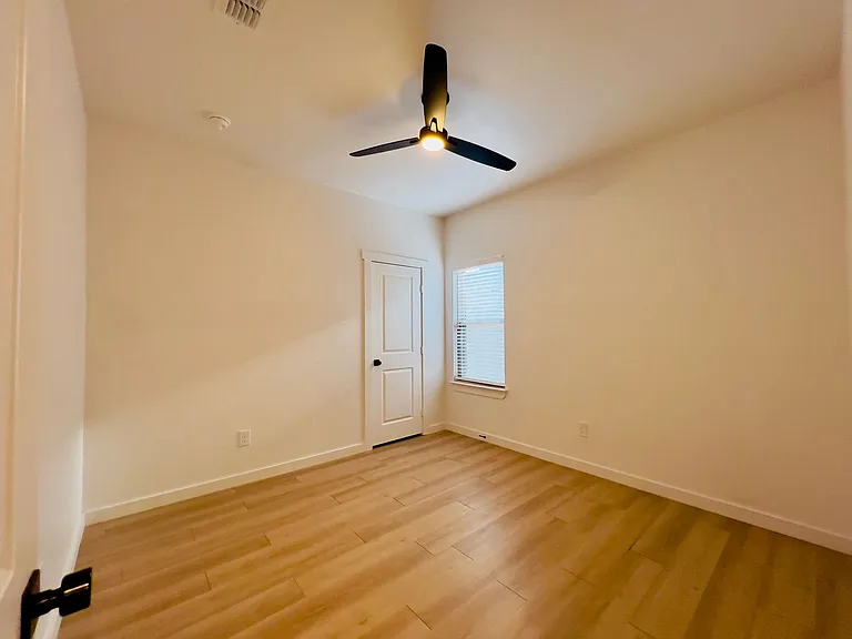 5813 Urbana Pl — Photo 21