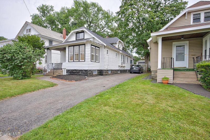2nd image of 1452 Garner Avenue