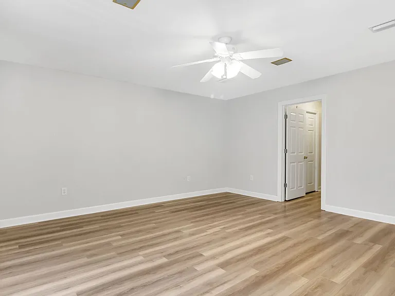 4429 Southminster Cir — Photo 28