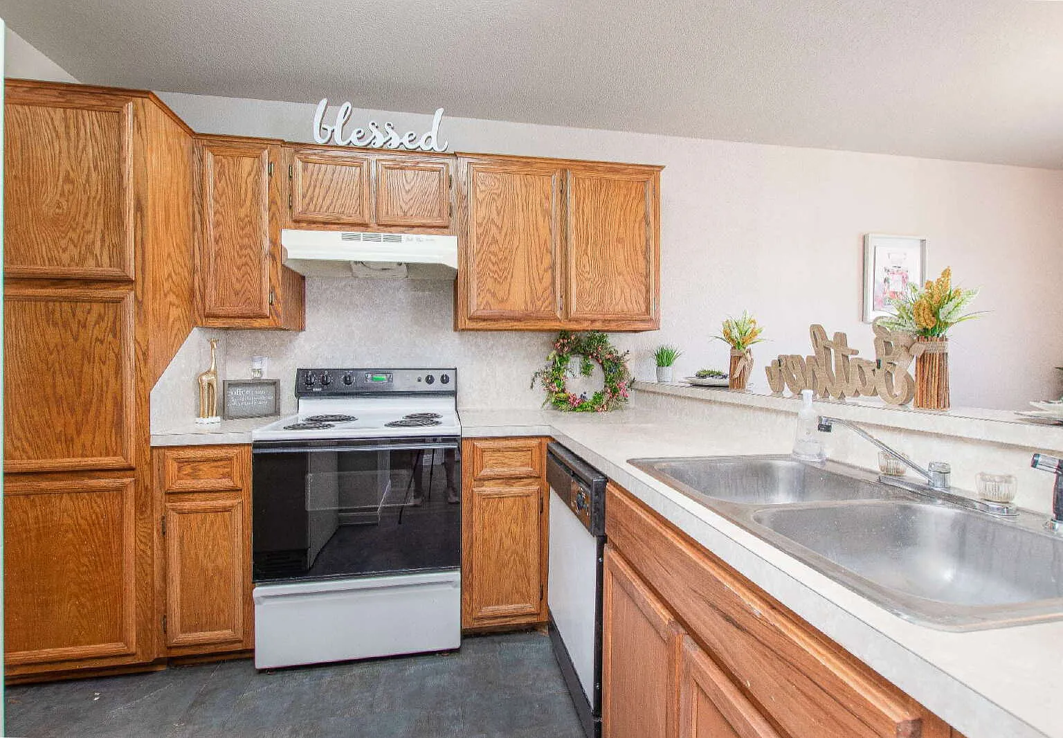 2 bed, 1.5 bath, 1016 sqft, $1,100 — Photo 4