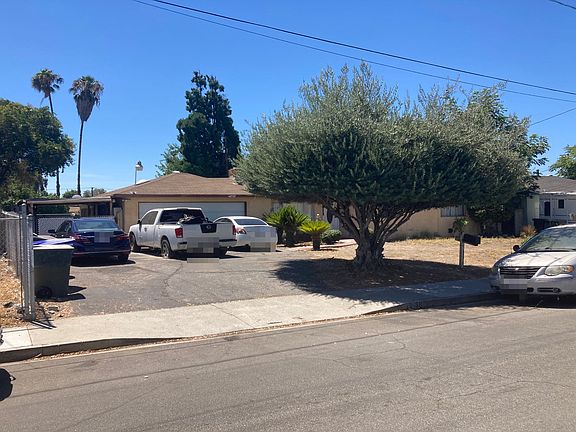 3rd image of 1330 Arroyo Ave