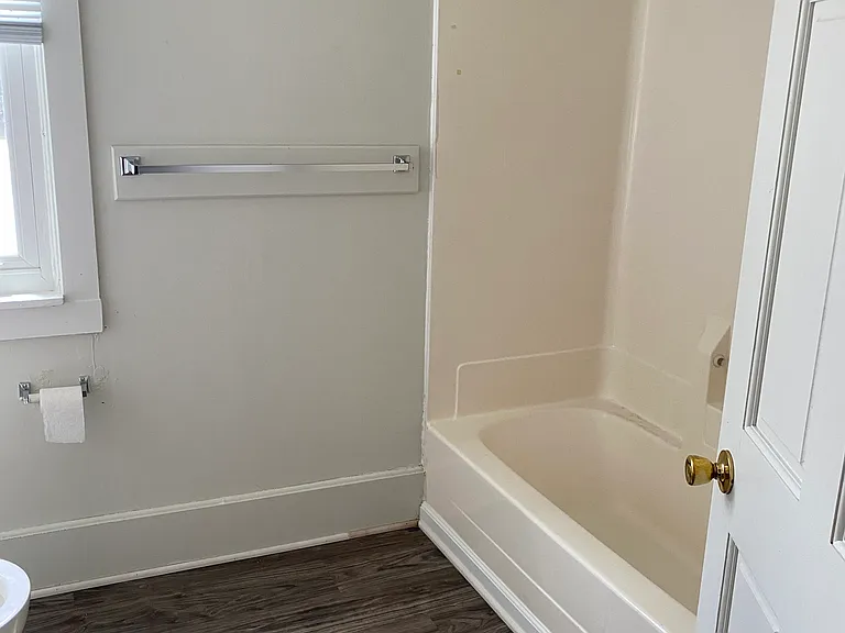 640 McHenry St #1 — Photo 8