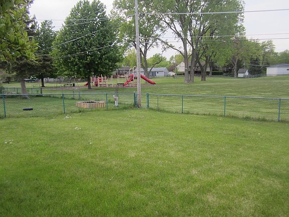 4th image of 820 Woodland Heights Blvd