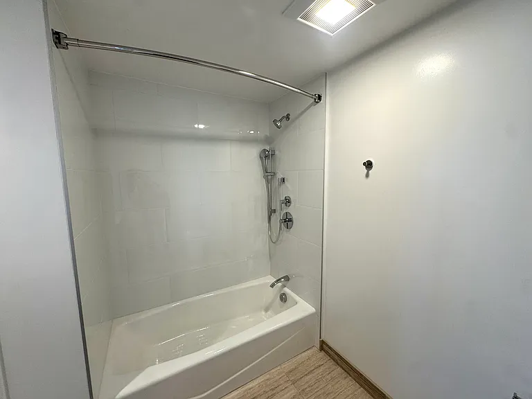 1515 Liona St #1211 — Photo 6