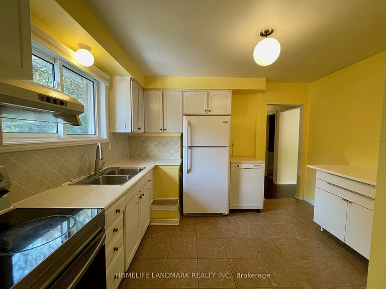 23 Beethoven Ct — Photo 9
