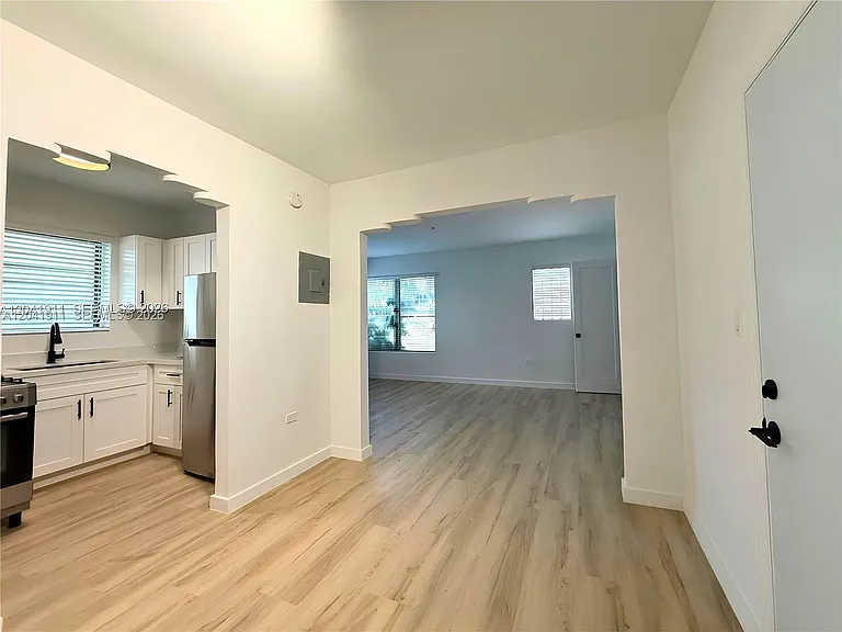 641 10th St #2 — Photo 6