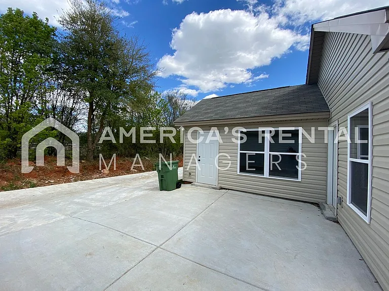 6228 Burbank Crossing Loop — Photo 34