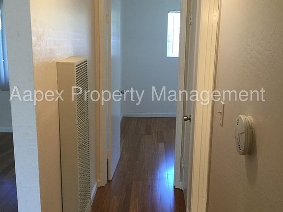 4th image of 479 Willow Ave