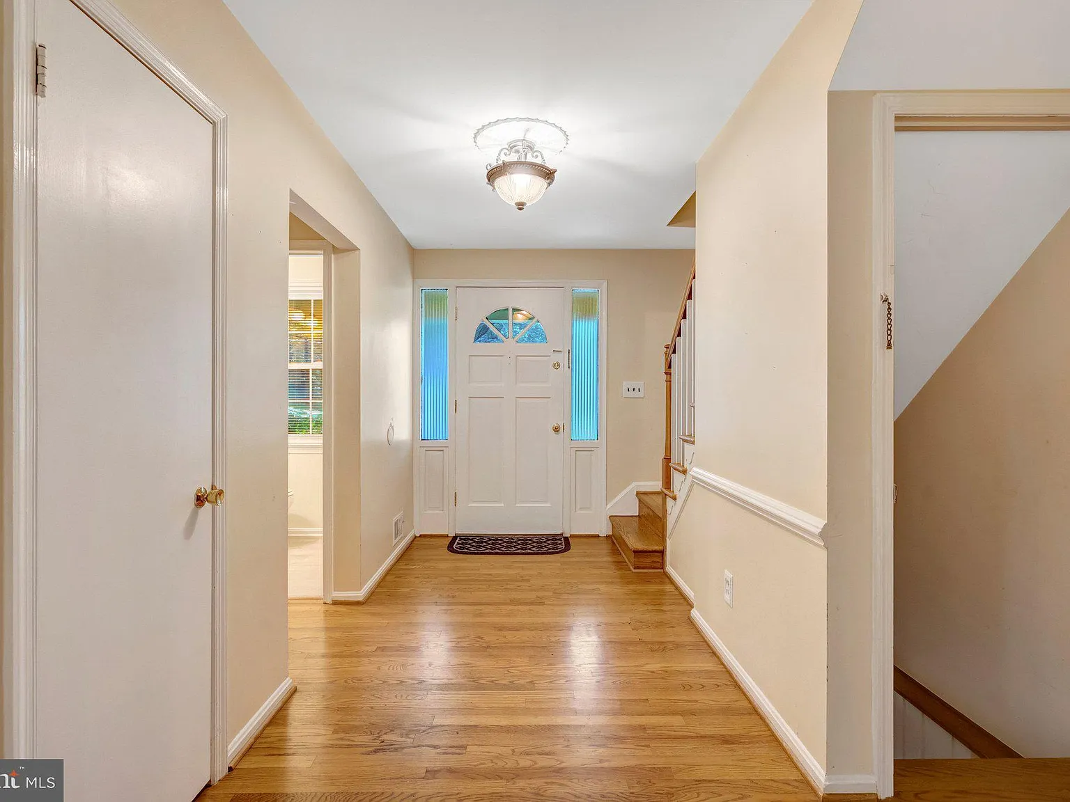 4 bed, 4.0 bath, 2889 sqft, $3,950 — Photo 2