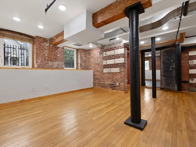 325 Lafayette St #1003 — Photo 12