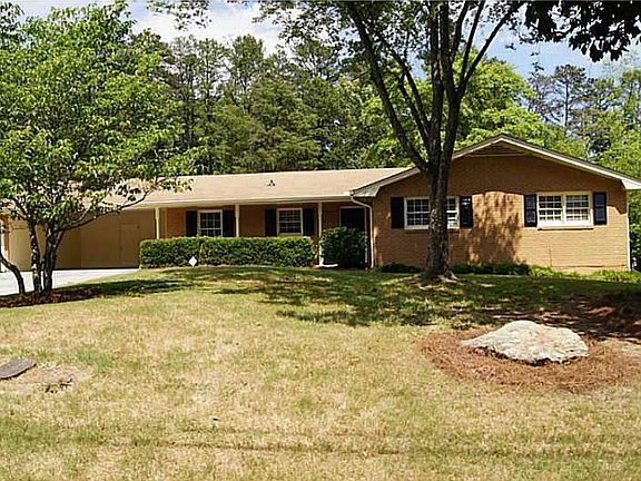 2nd image of 2556 Pamela Dr