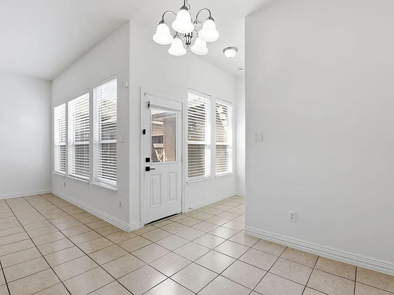 16023 Powder Springs Ln — Photo 26